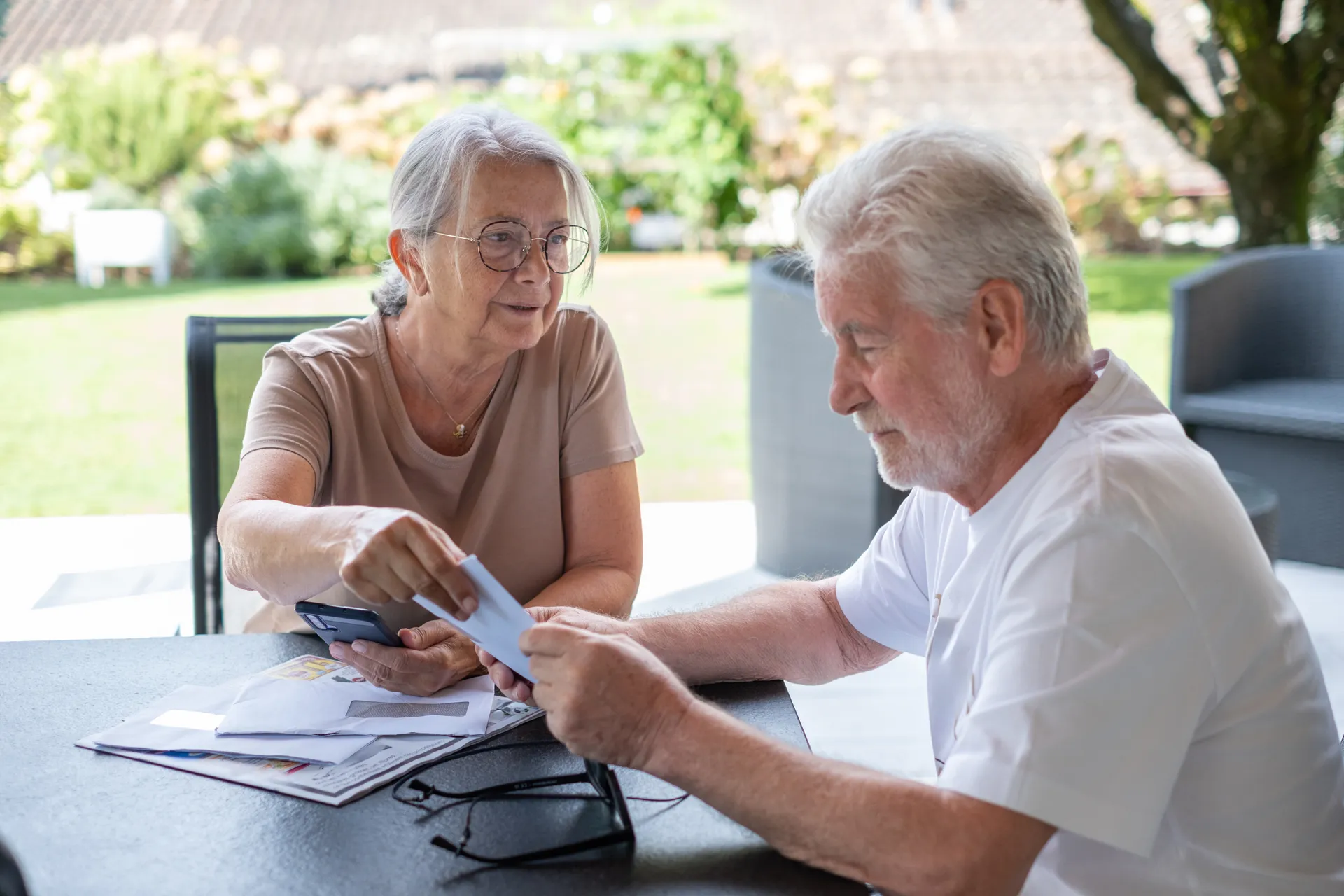 Senior prüft Abtretungserklärung