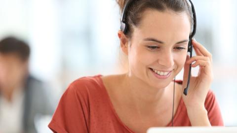 Bild Frau mit Headset